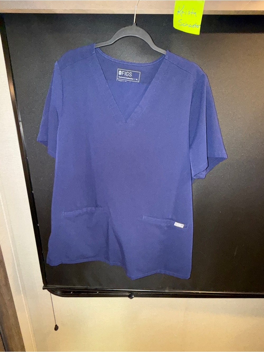 Figs Women's scrub set. XL.- V-Neck Scrub Top in Navy Blue.